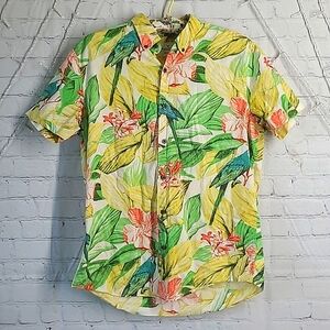 American Eagle Outfitters Yellow Parrot Tropical Seriously Soft Button Down Sz M
